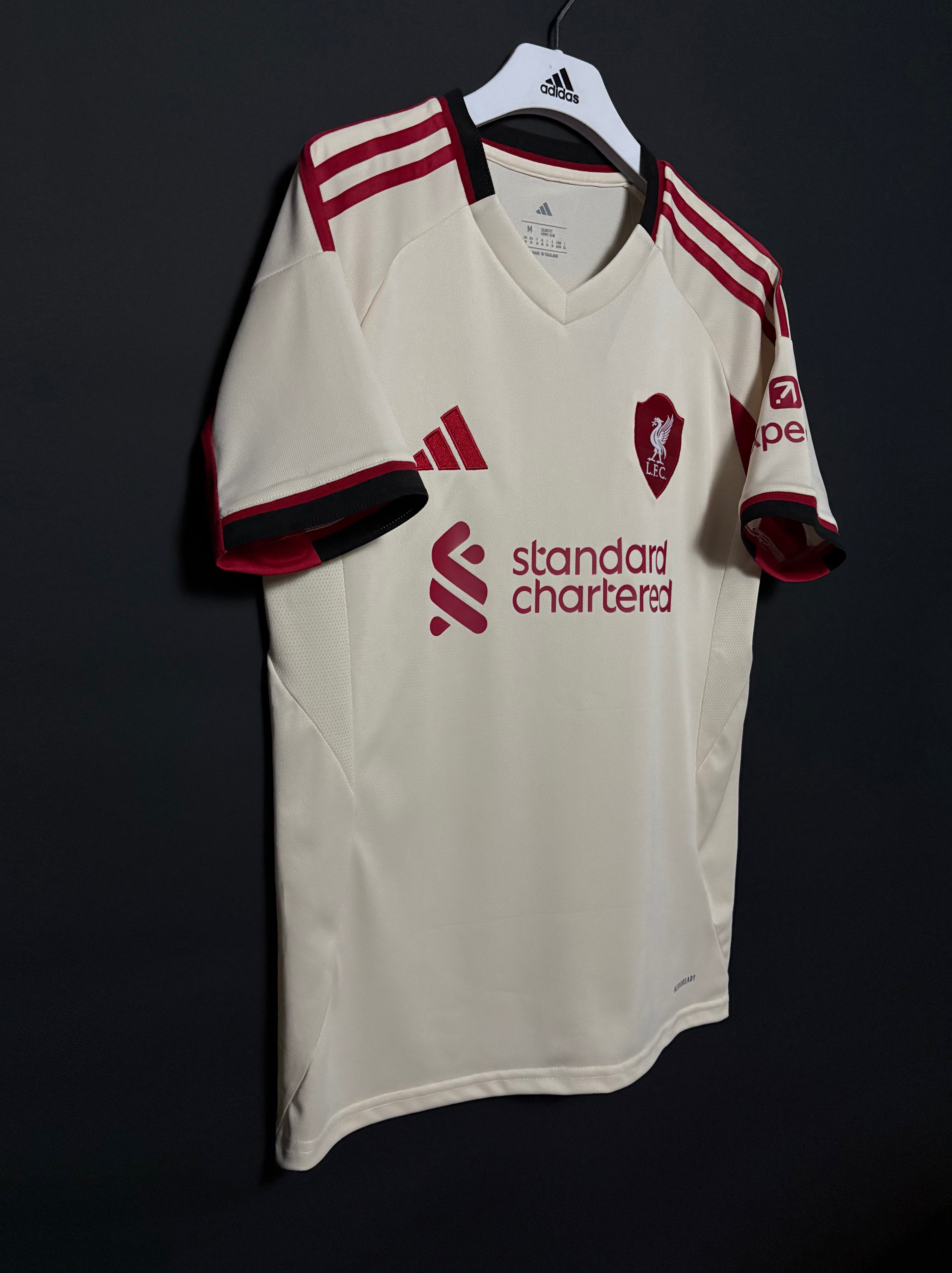 Liverpoolin bortatröja