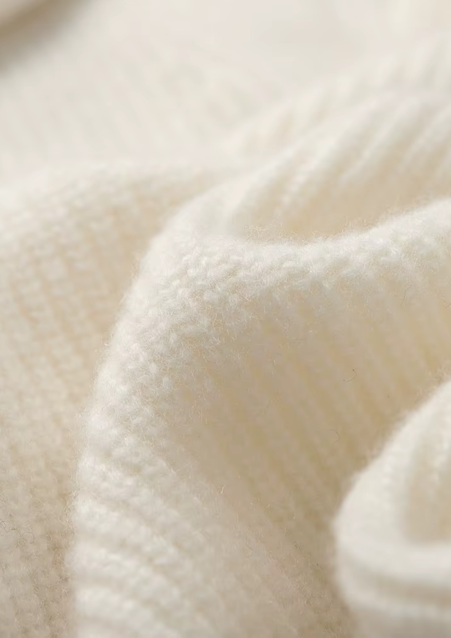 Kaschmirischer V-Ausschnitt-Pullover
