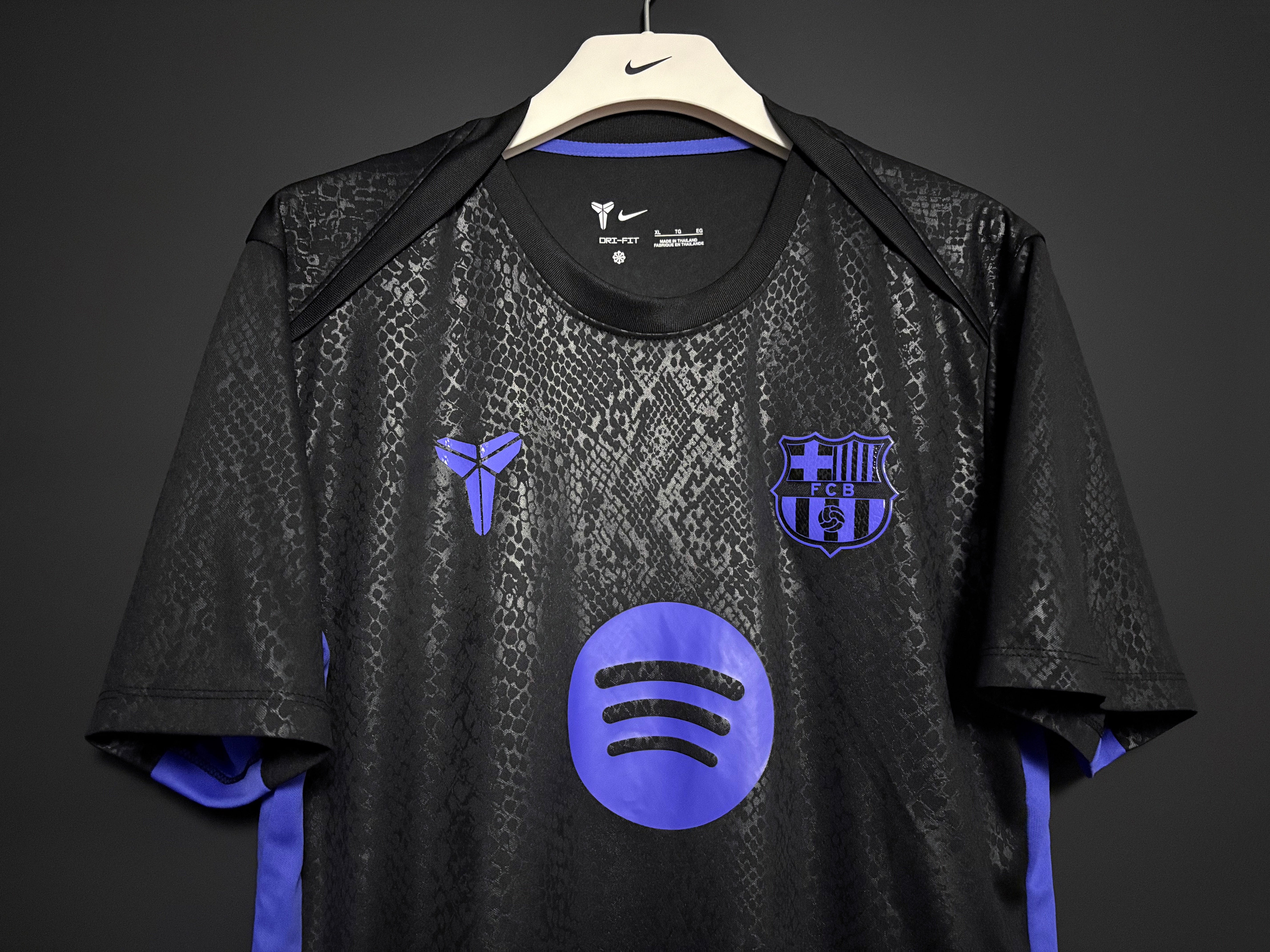 Aufwärmtrikot des FC Barcelona