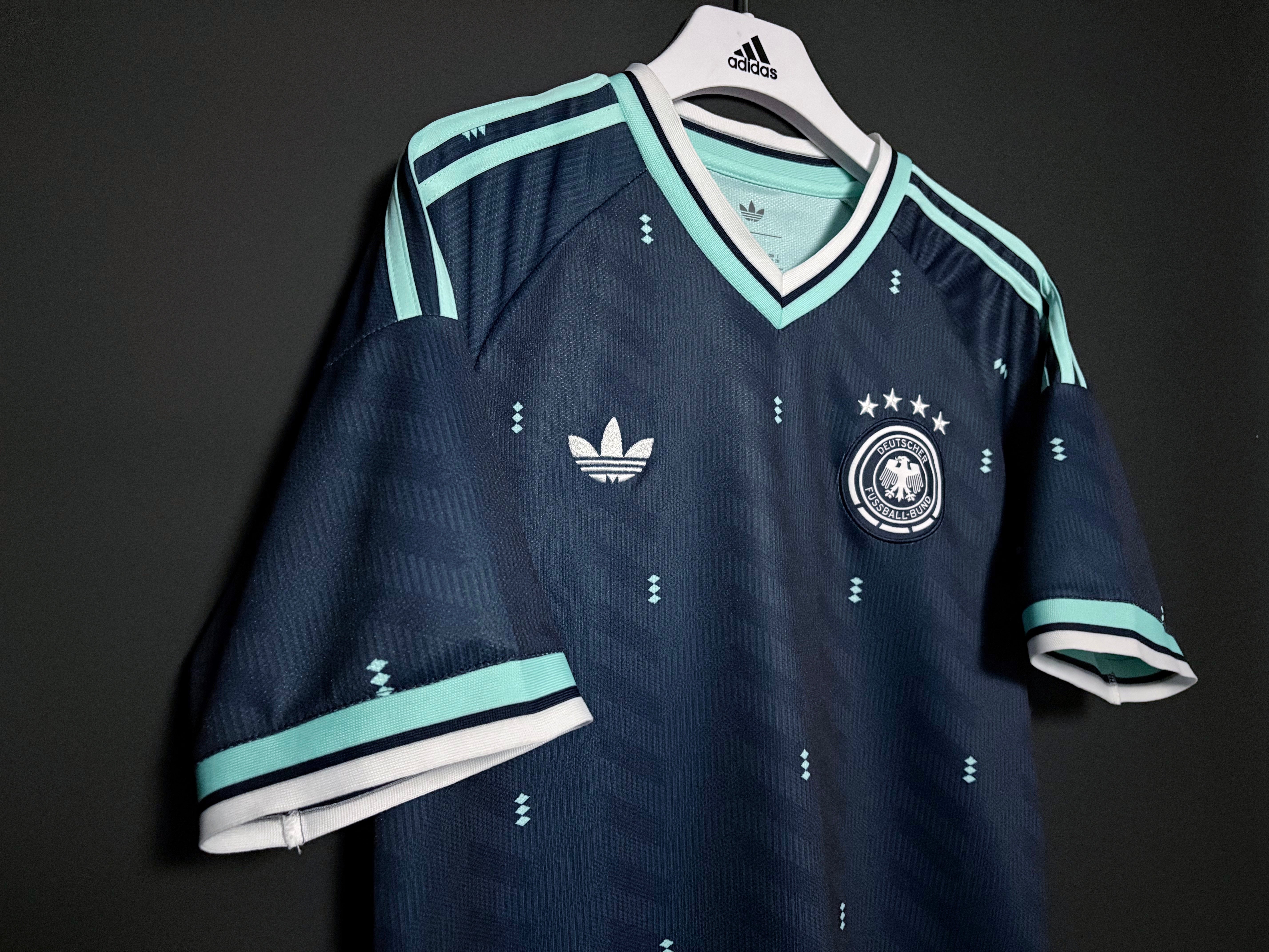 Deutschlands Auswärtstrikot