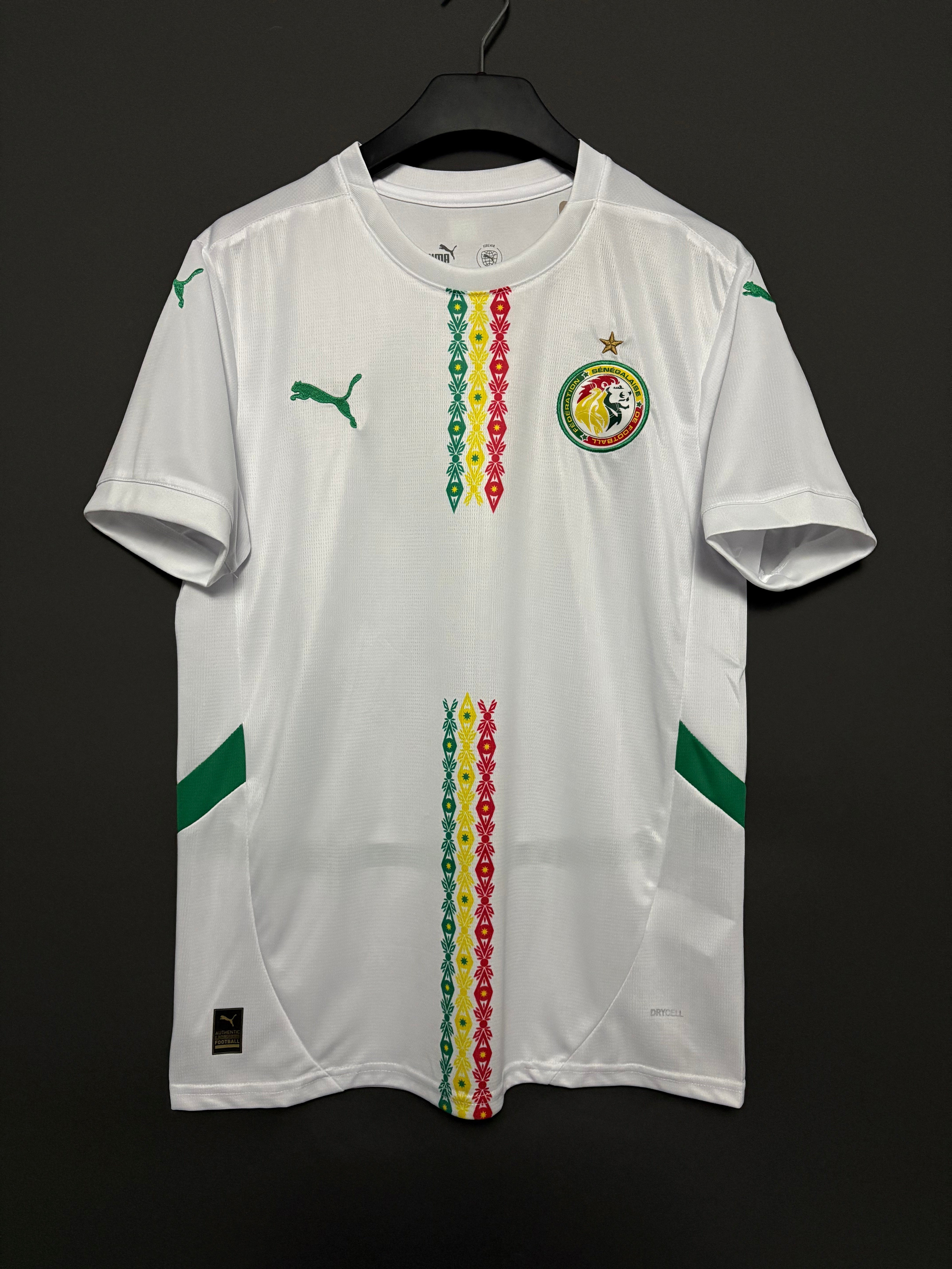 Senegalilaiset hemmatröjat