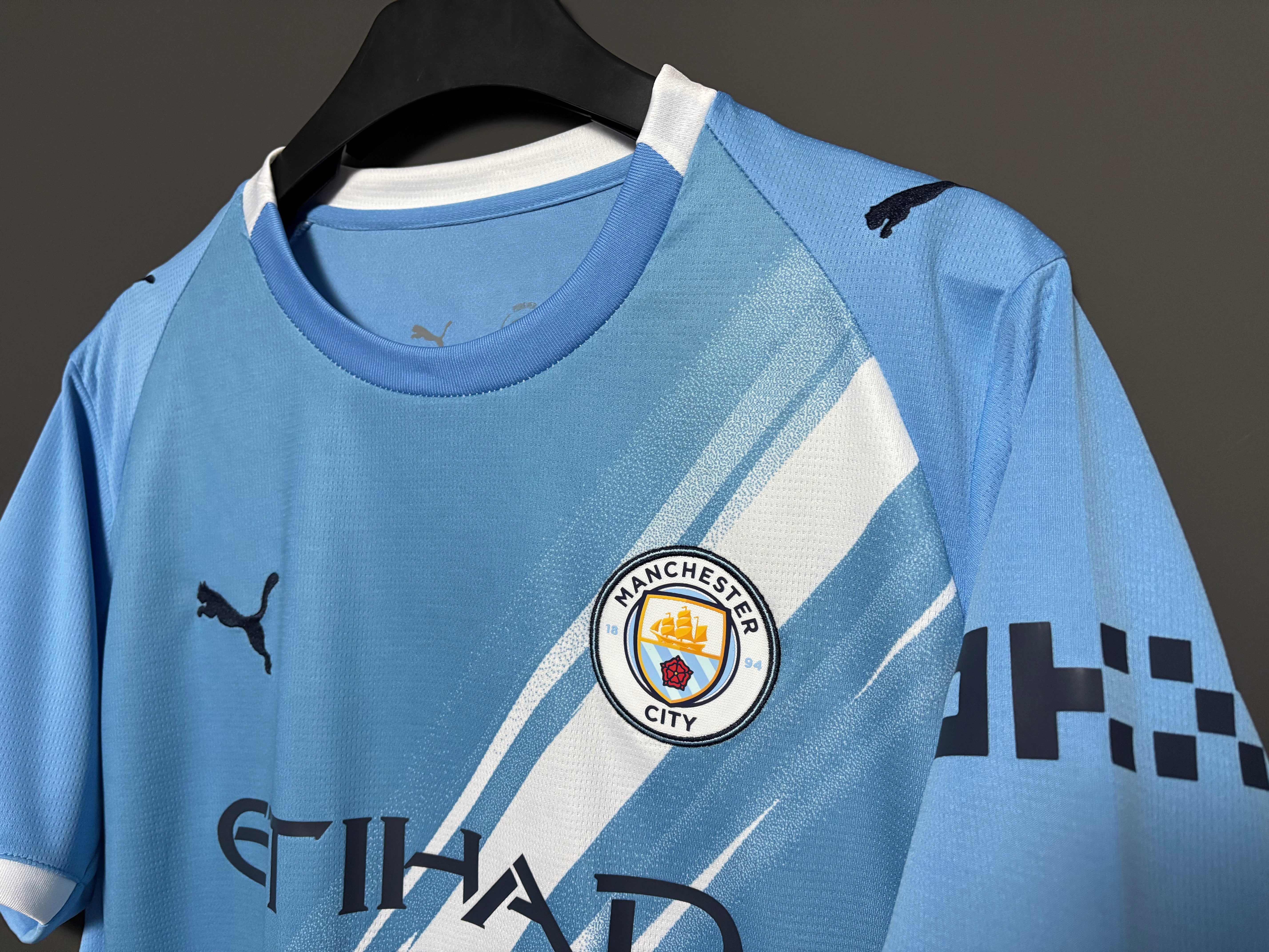 Manchester Cityn hemmatröja