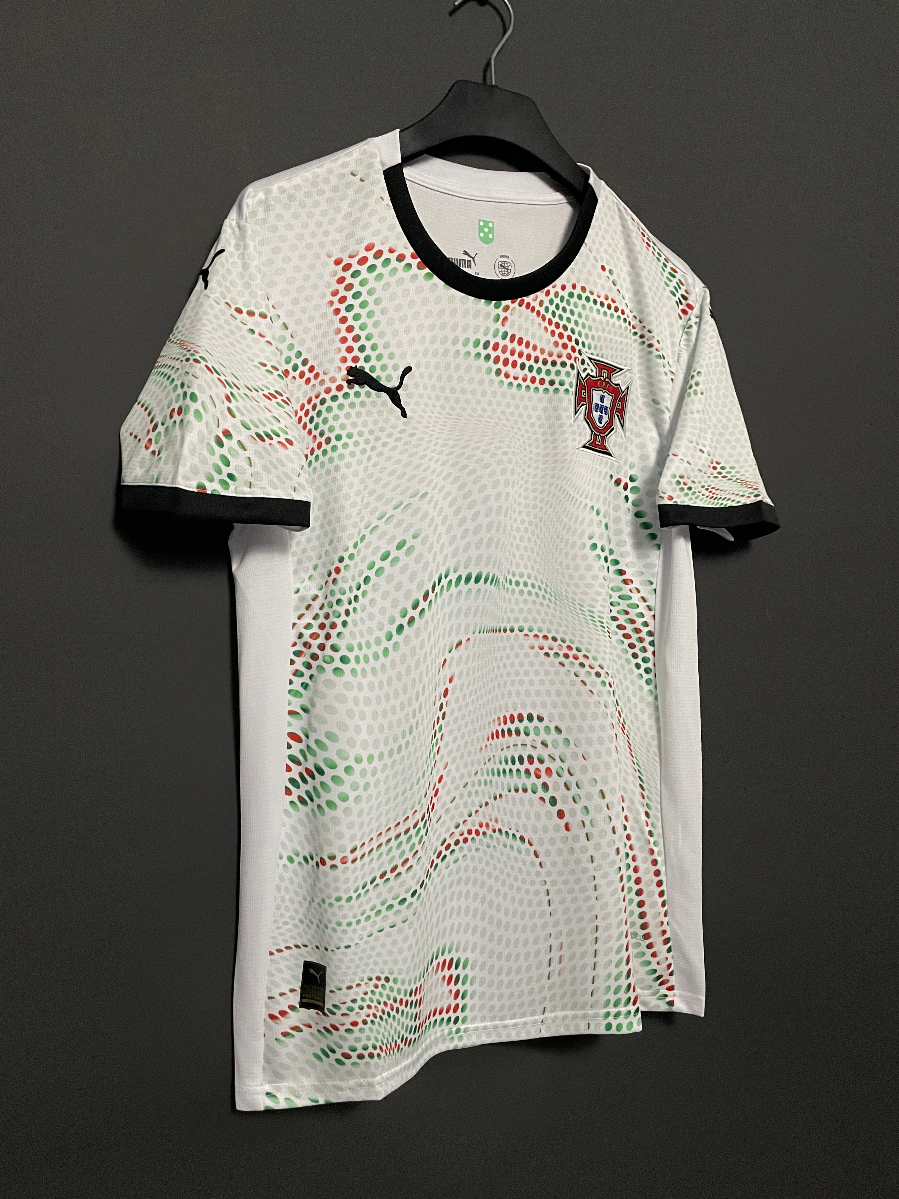 Portugal Auswärtstrikot