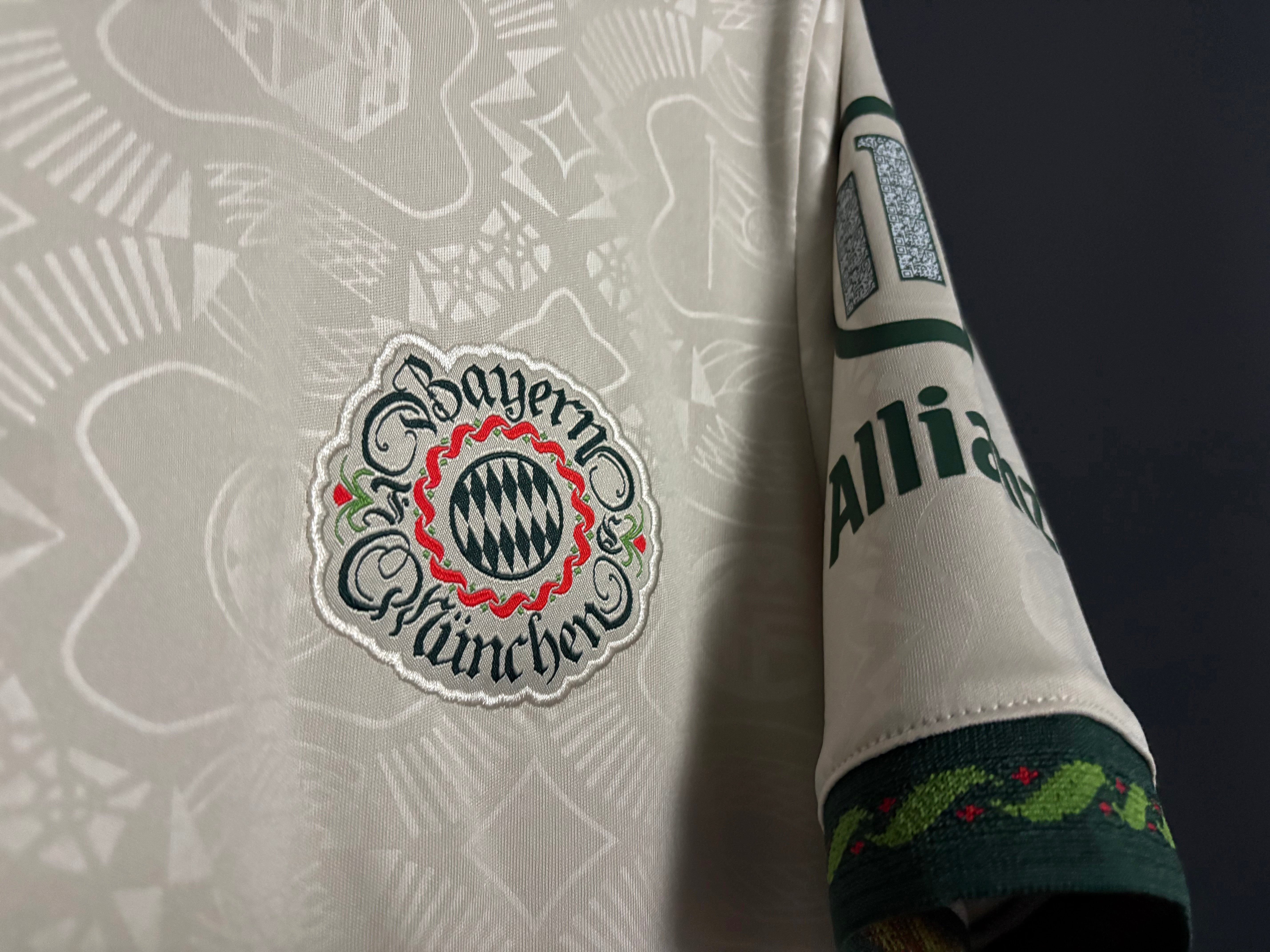 FC Bayern München Wiesn-träya