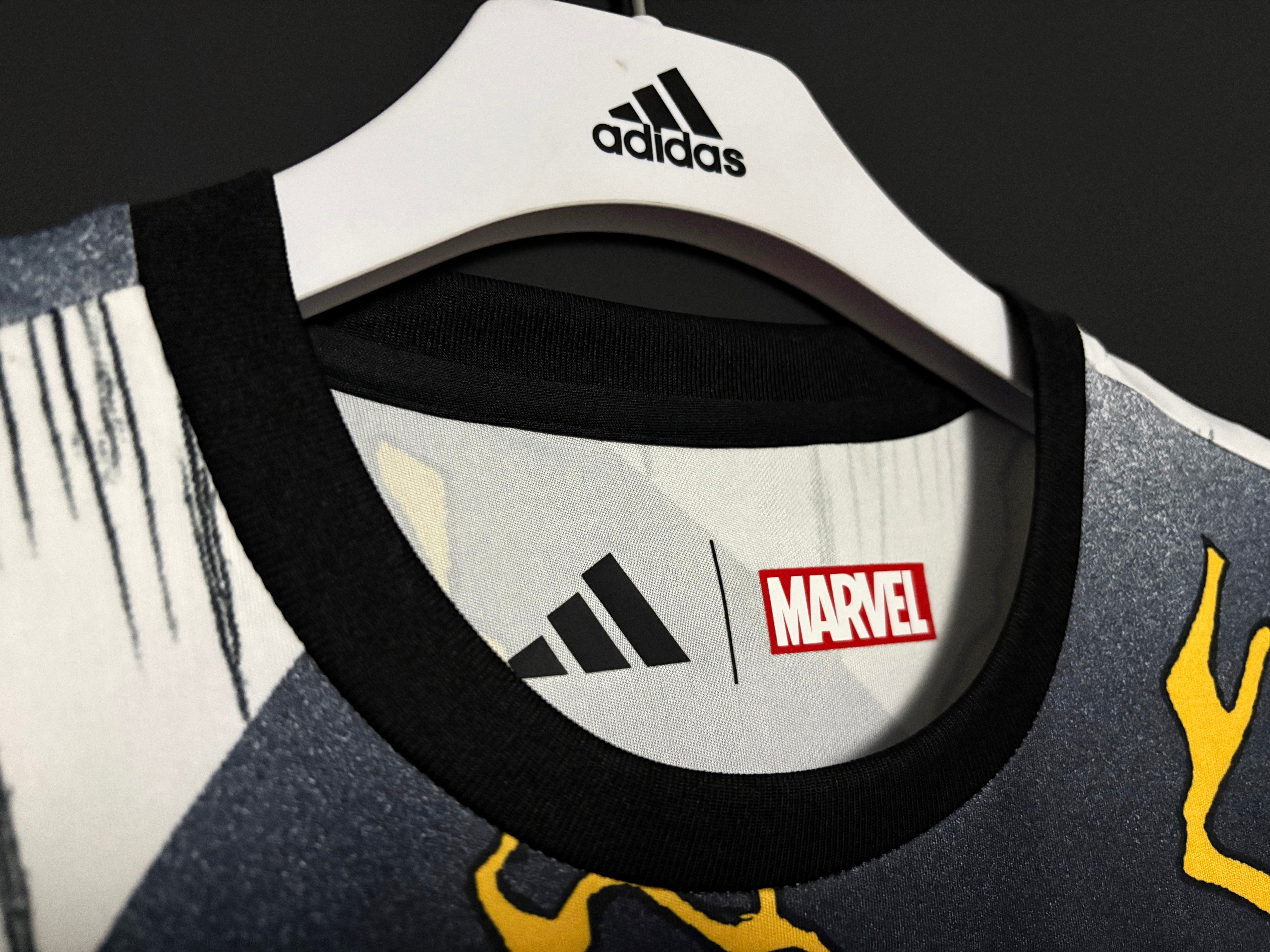Real Madridin Marvel uppvärmningströja