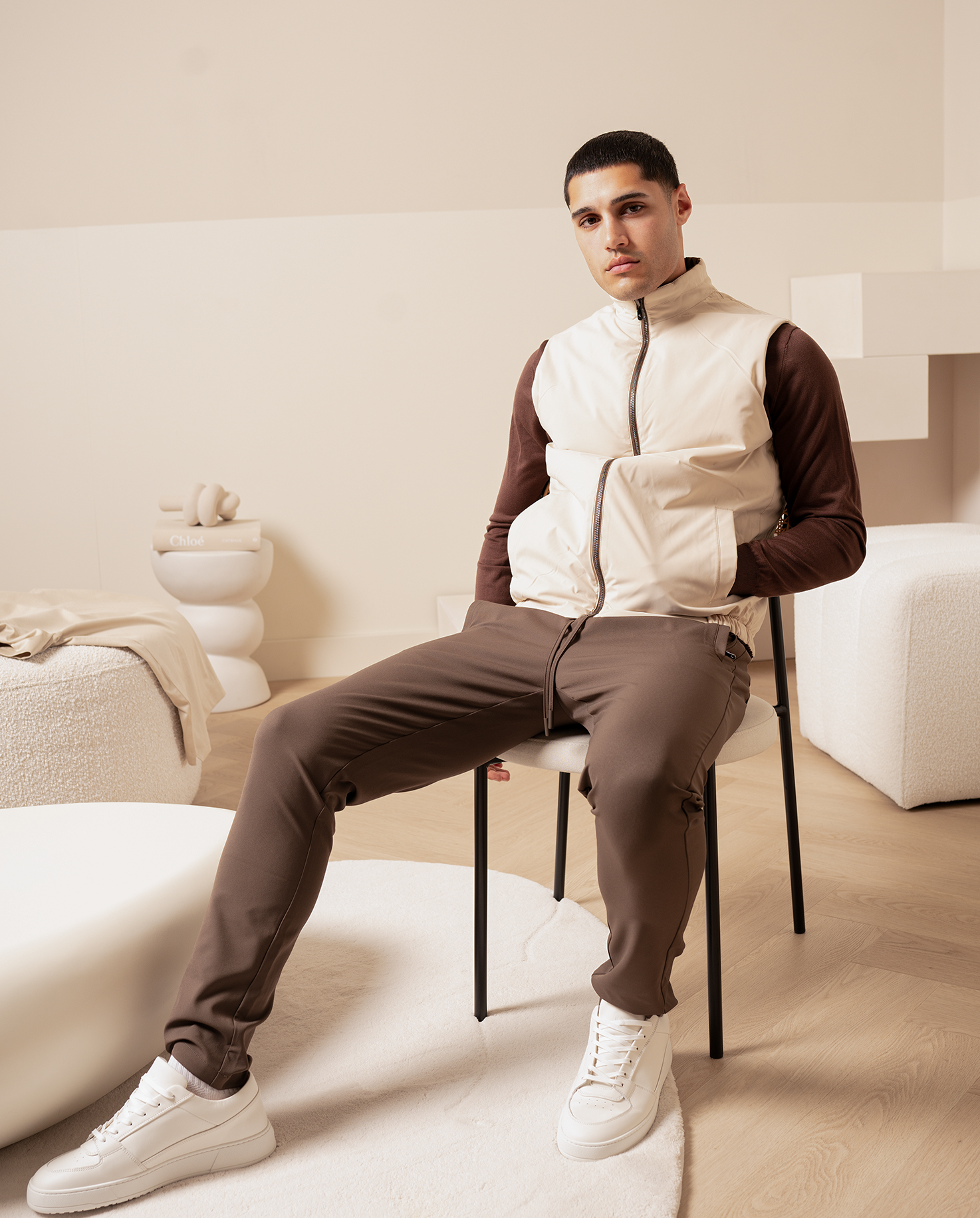 VÄNDINKARIN VÄST - EBENHOLZ/BEIGE