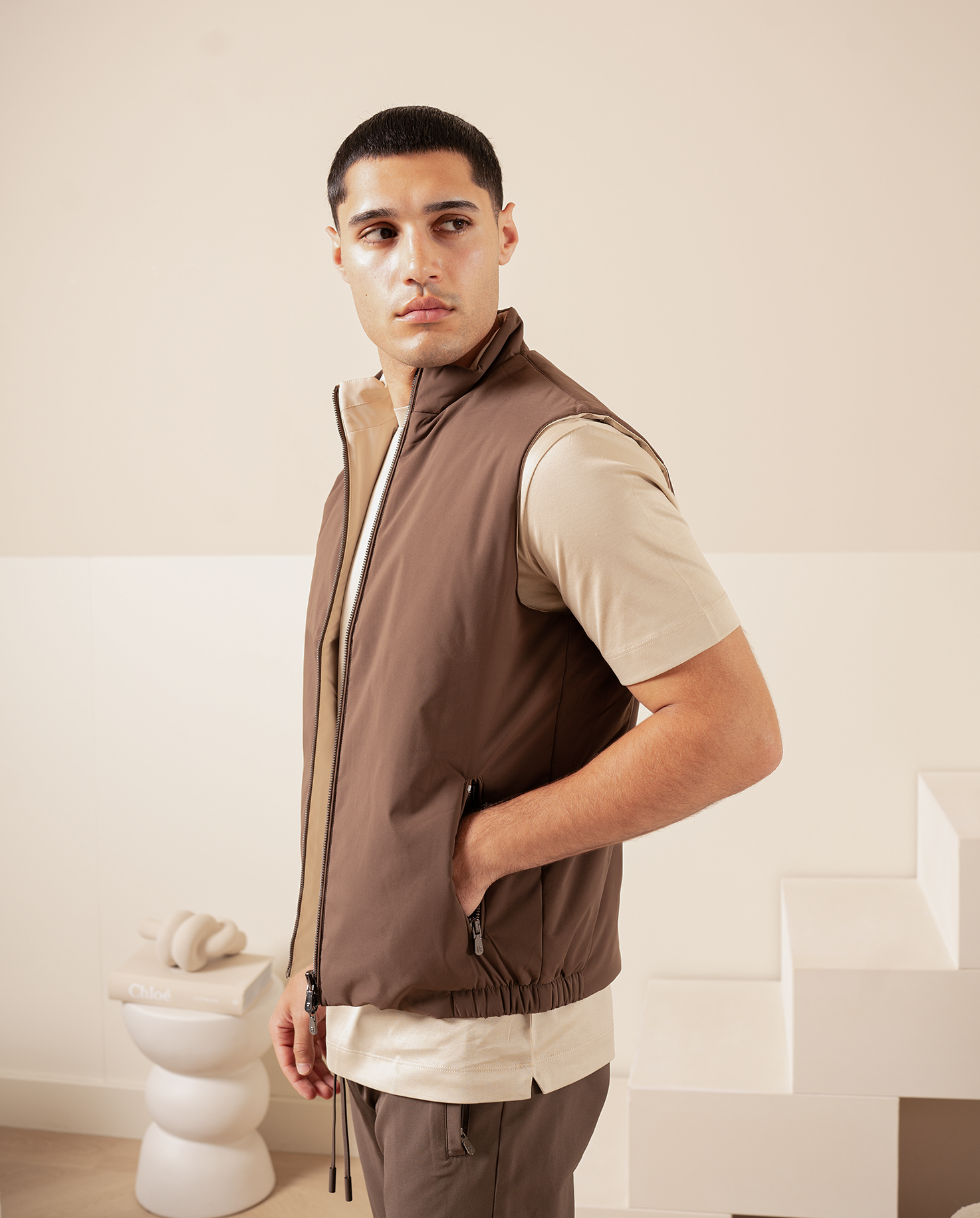VÄNDINKARIN VÄST - EBENHOLZ/BEIGE