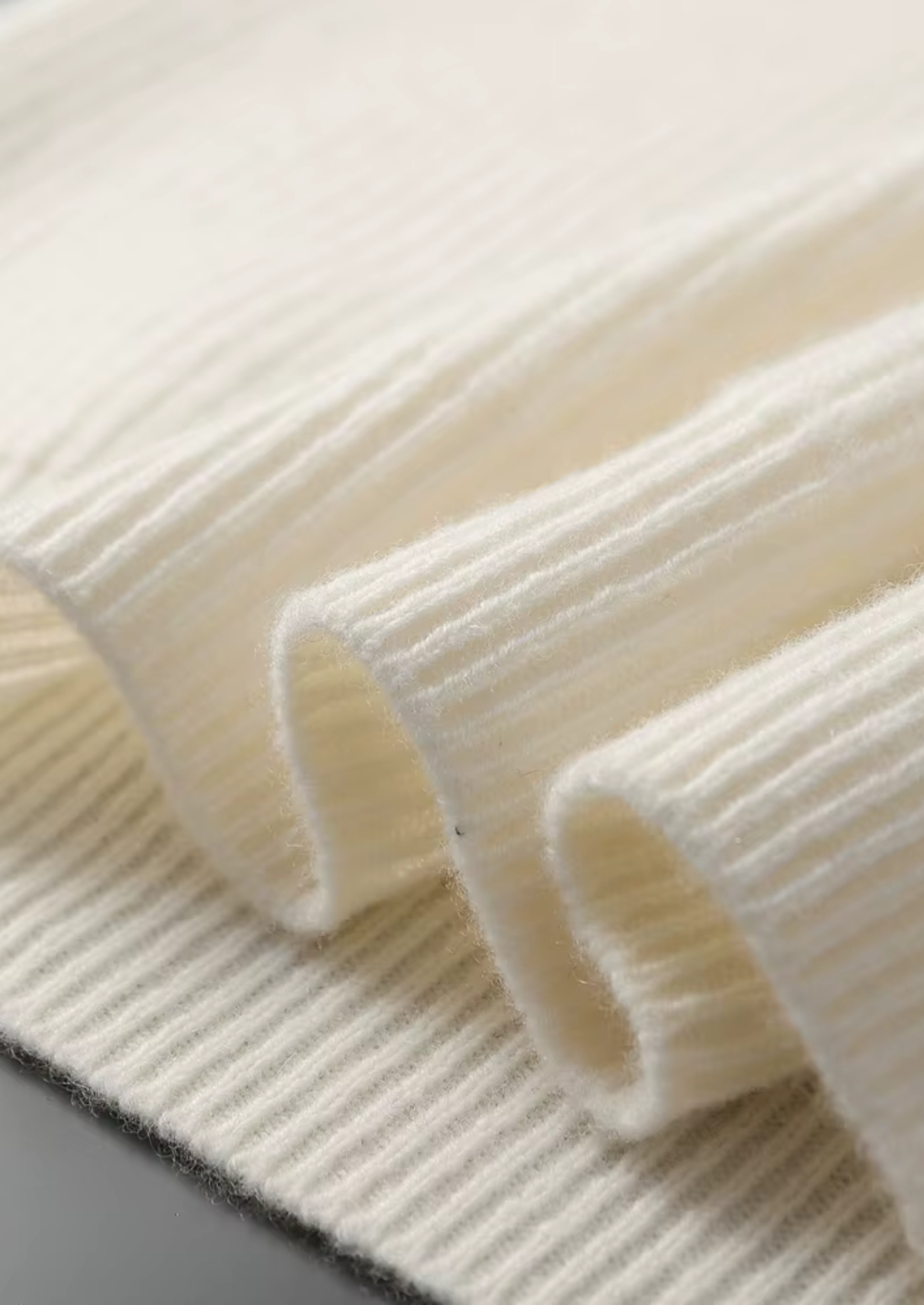 Kaschmirischer V-Ausschnitt-Pullover