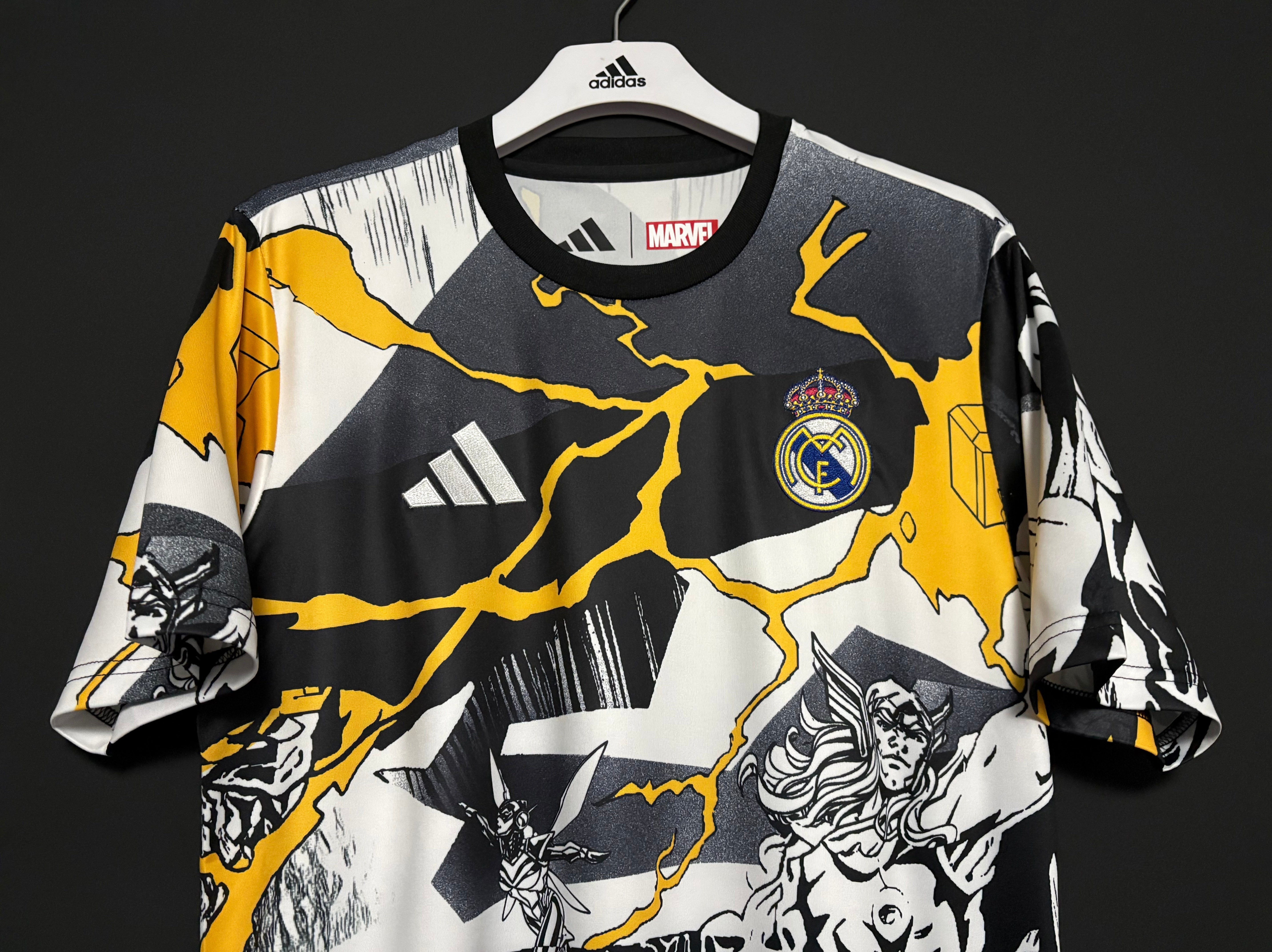 Real Madridin Marvel uppvärmningströja