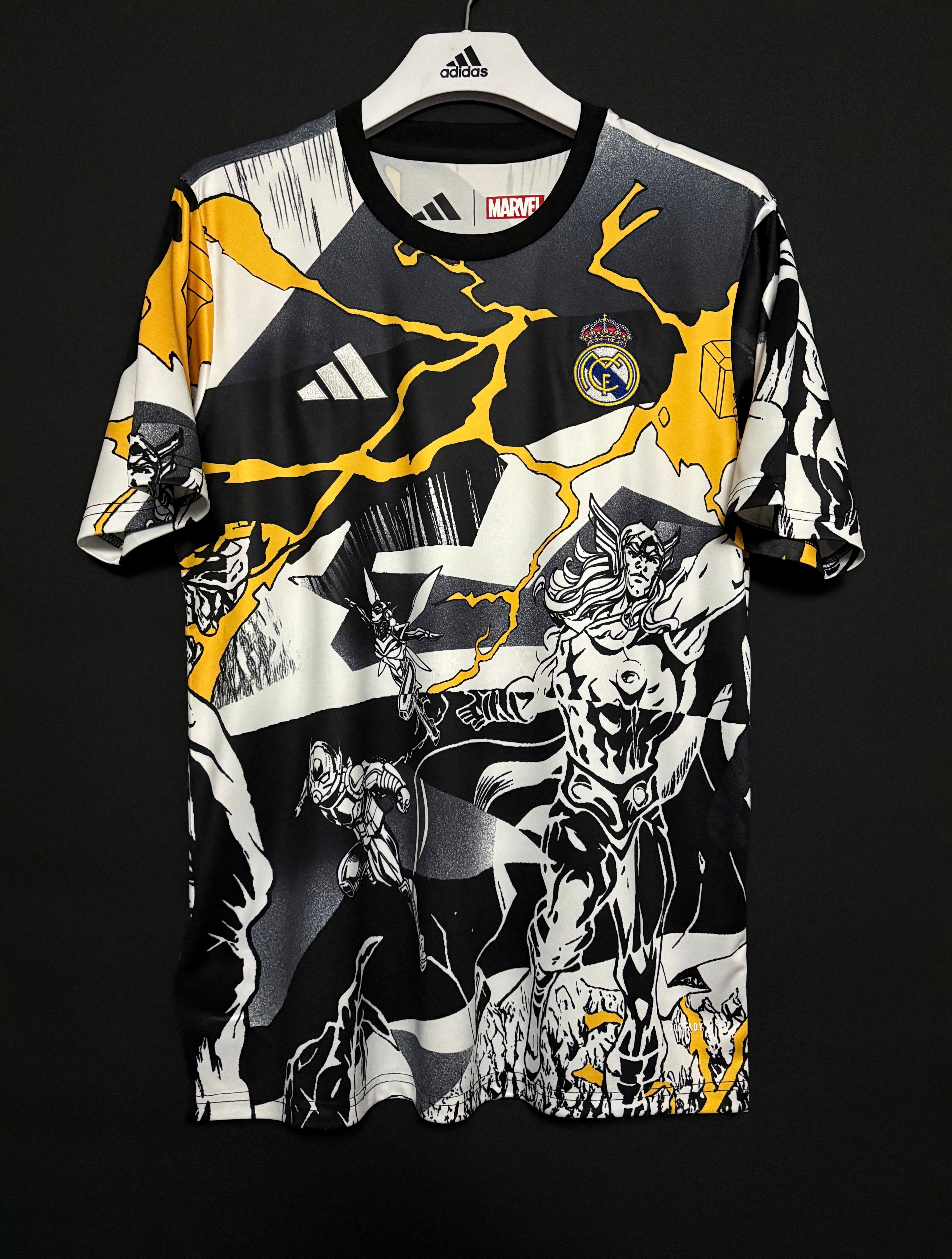 Real Madridin Marvel uppvärmningströja