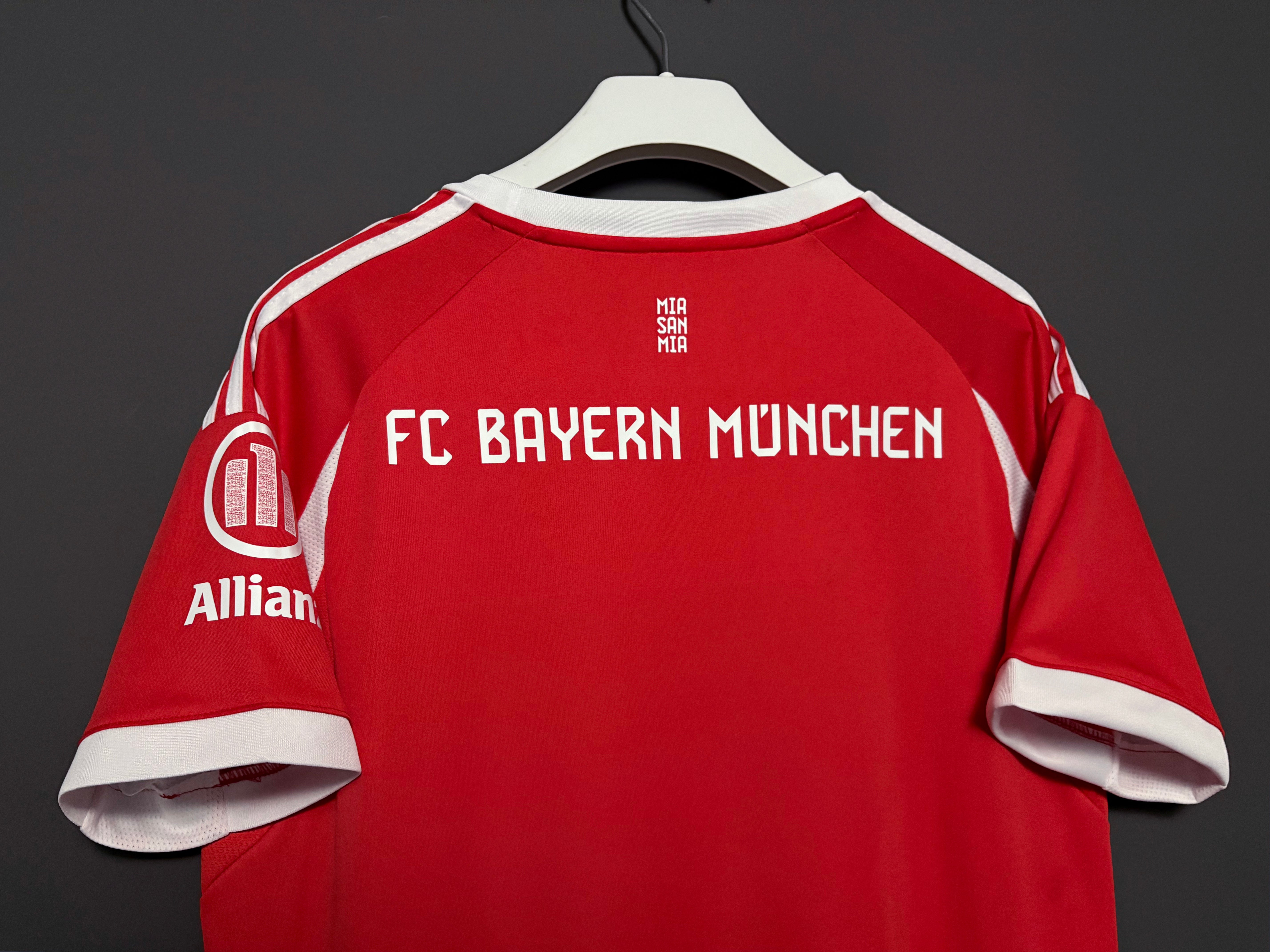 Bayern Münchenin hemmatröja