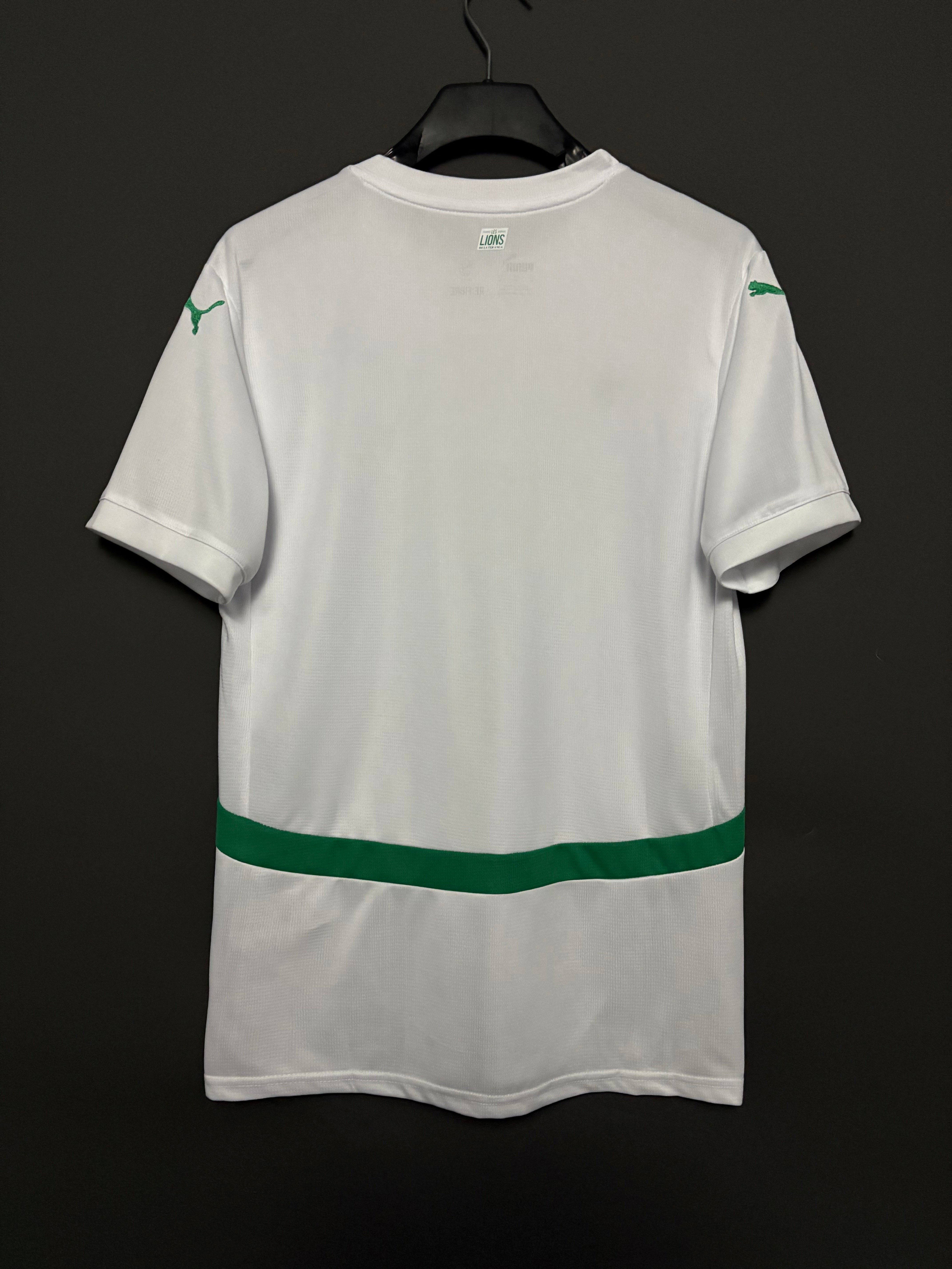 Senegalilaiset hemmatröjat